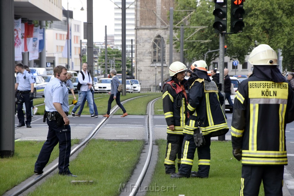 VU PKW Strab Koeln Mitte Caecilienstr Hohe Str P80.JPG - Miklos Laubert